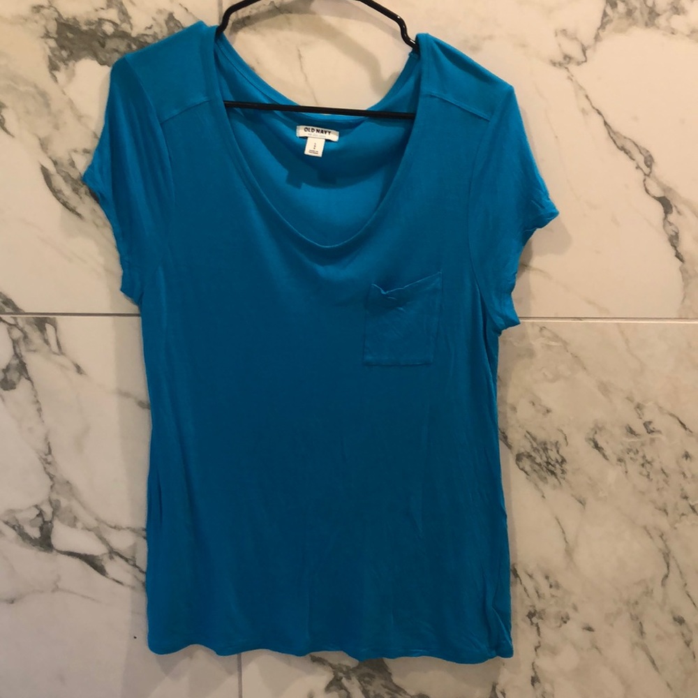 Blue scoop neck fitted blue tee size large